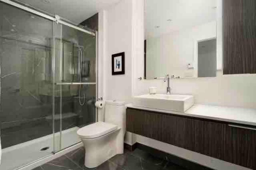 Mind Blowing City View - 2 Beds - Pool & Spa - Downtown Montreal Exteriér fotografie